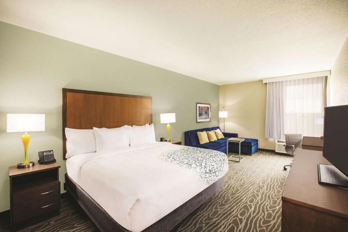 Hotel La Quinta By Wyndham Airport Downtown
