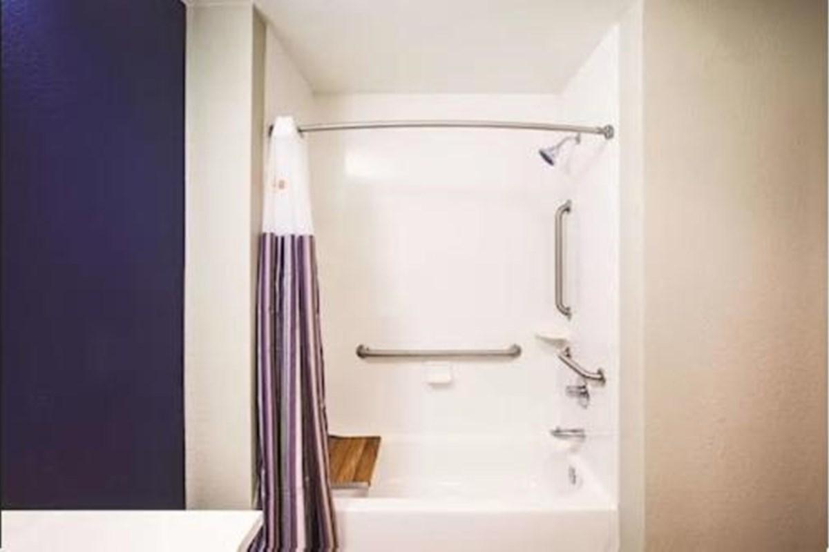 La Quinta By Wyndham Airport Downtown