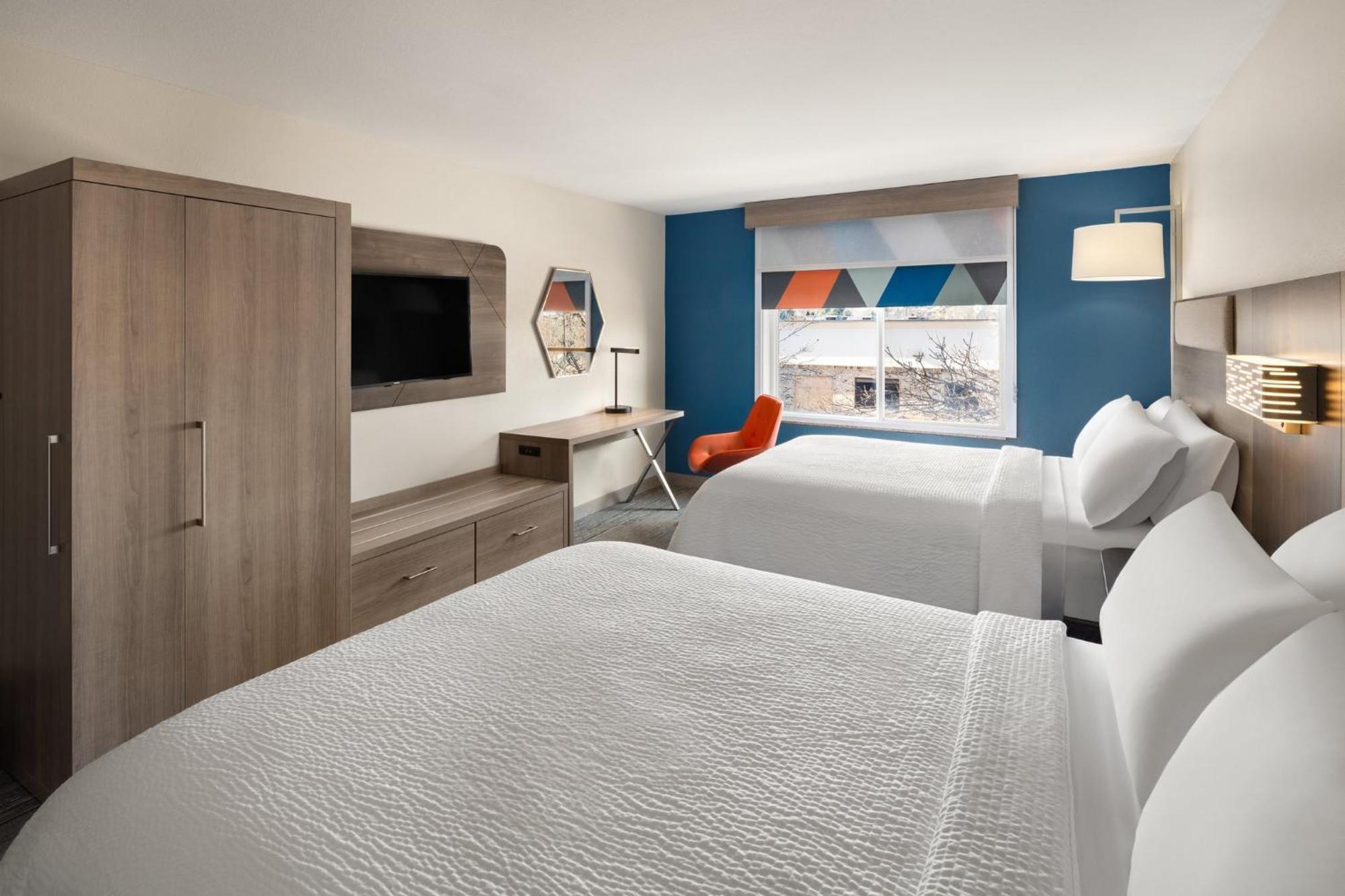 Express & Cherry Hills By Ihg Hotel Omaha