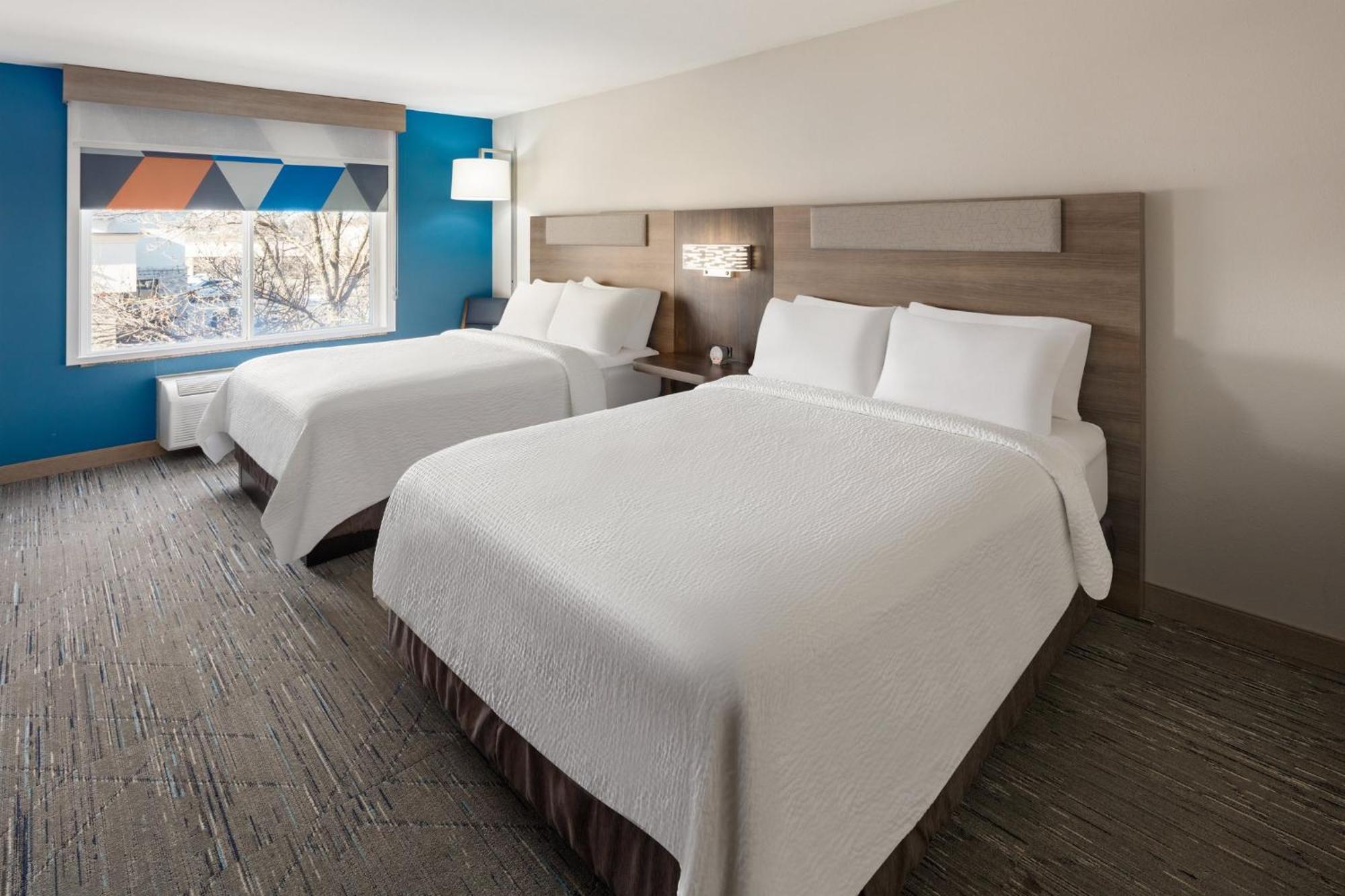 Express & Cherry Hills By Ihg Hotel 2*