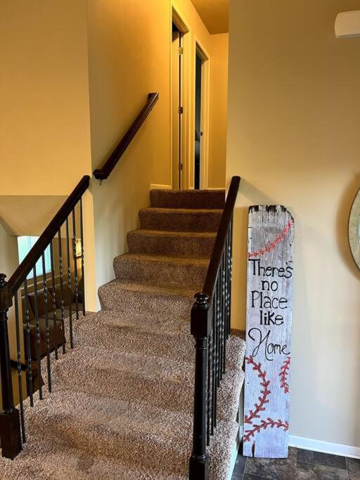 Cheerful 3 Bd With Easy Access To Interstate! Omaha