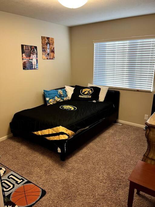 Cheerful 3 Bd With Easy Access To Interstate! *