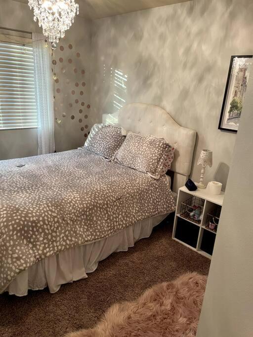 Holiday home Cheerful 3 Bd With Easy Access To Interstate! *