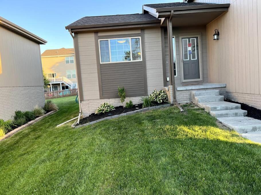 Cheerful 3 Bd With Easy Access To Interstate!
