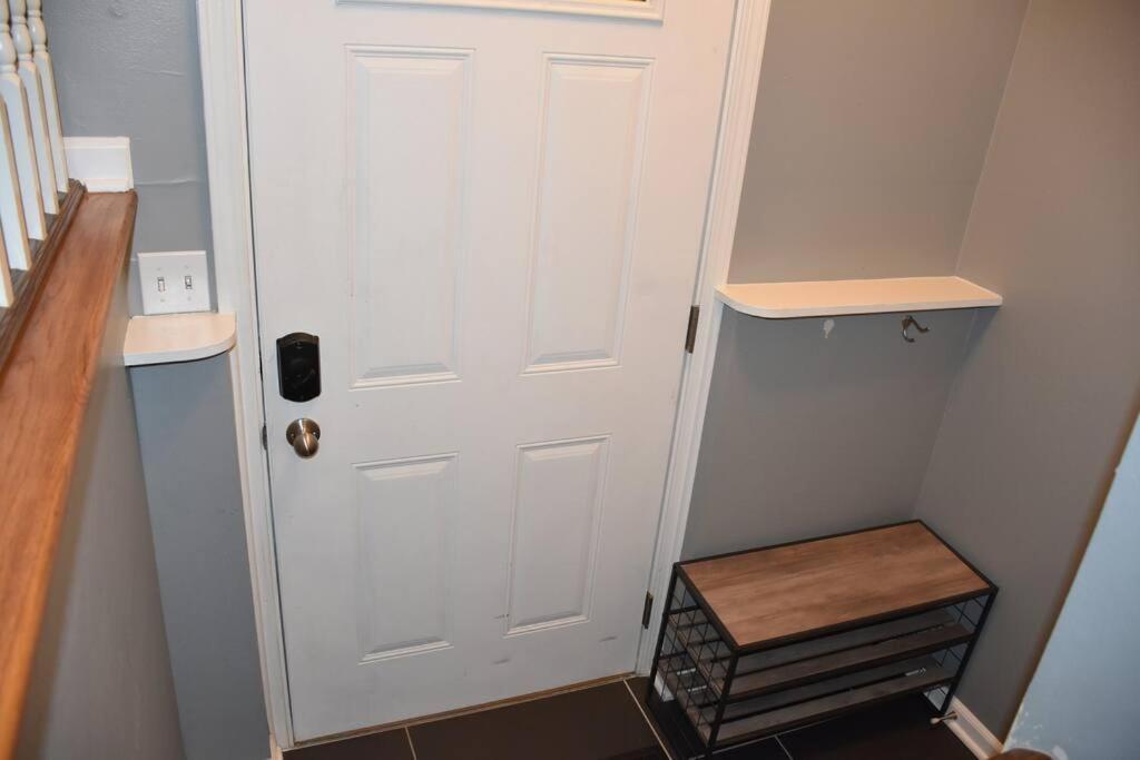 Elm. Peaceful Pet Friendly Home. No Pet Fee!