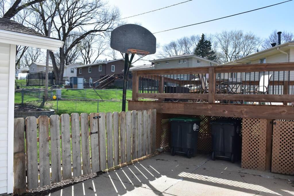 Elm. Peaceful Pet Friendly Home. No Pet Fee! *