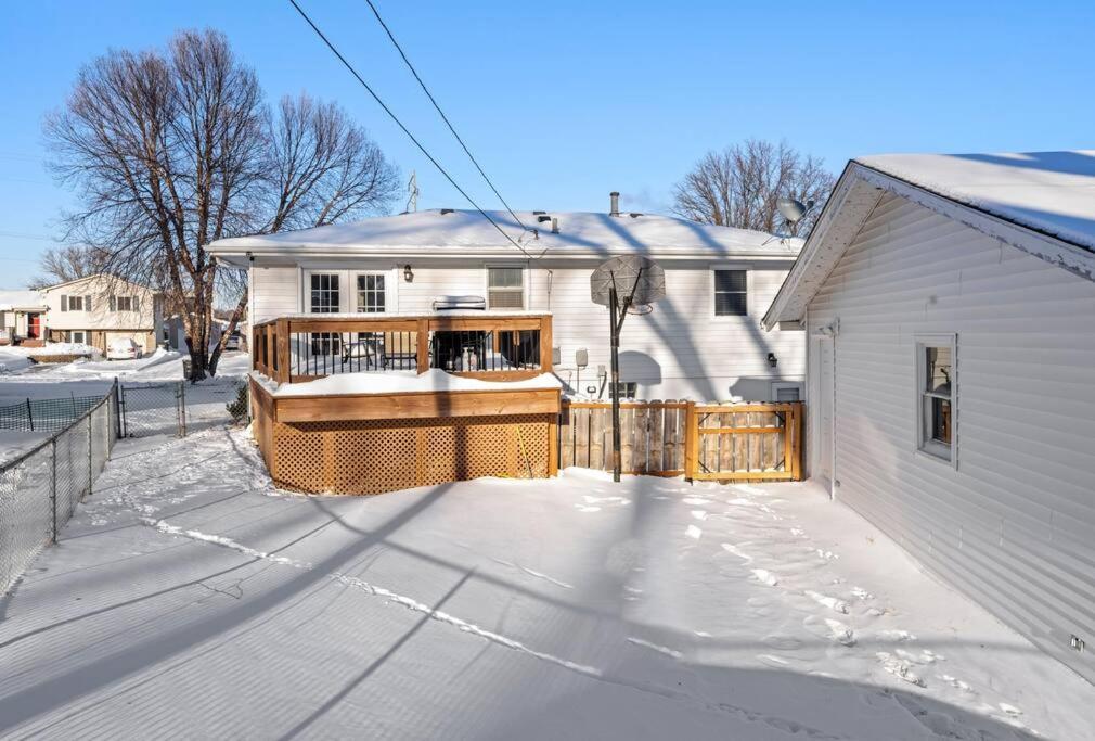 Elm. Peaceful Pet Friendly Home. No Pet Fee! Omaha