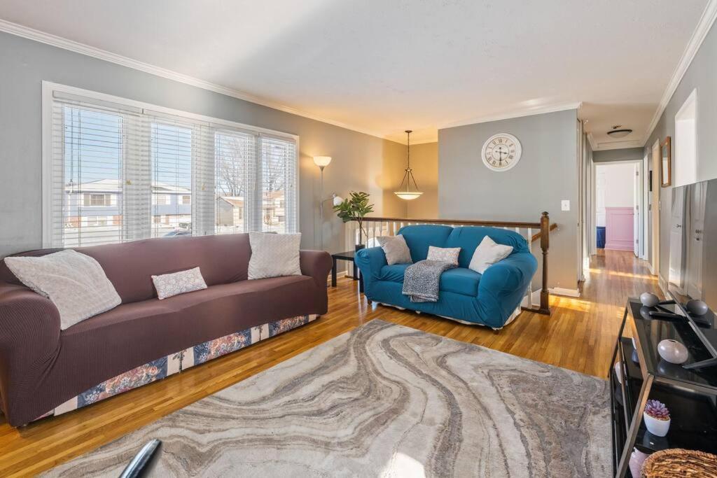 Holiday home Elm. Peaceful Pet Friendly Home. No Pet Fee!