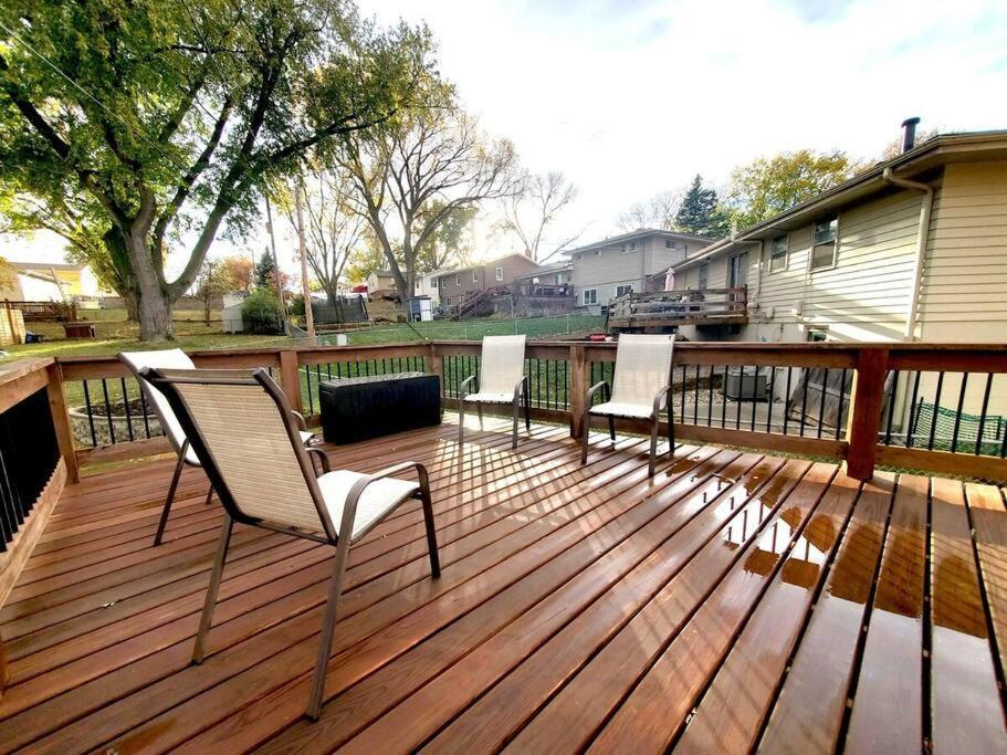 Elm. Peaceful Pet Friendly Home. No Pet Fee! Holiday home Omaha