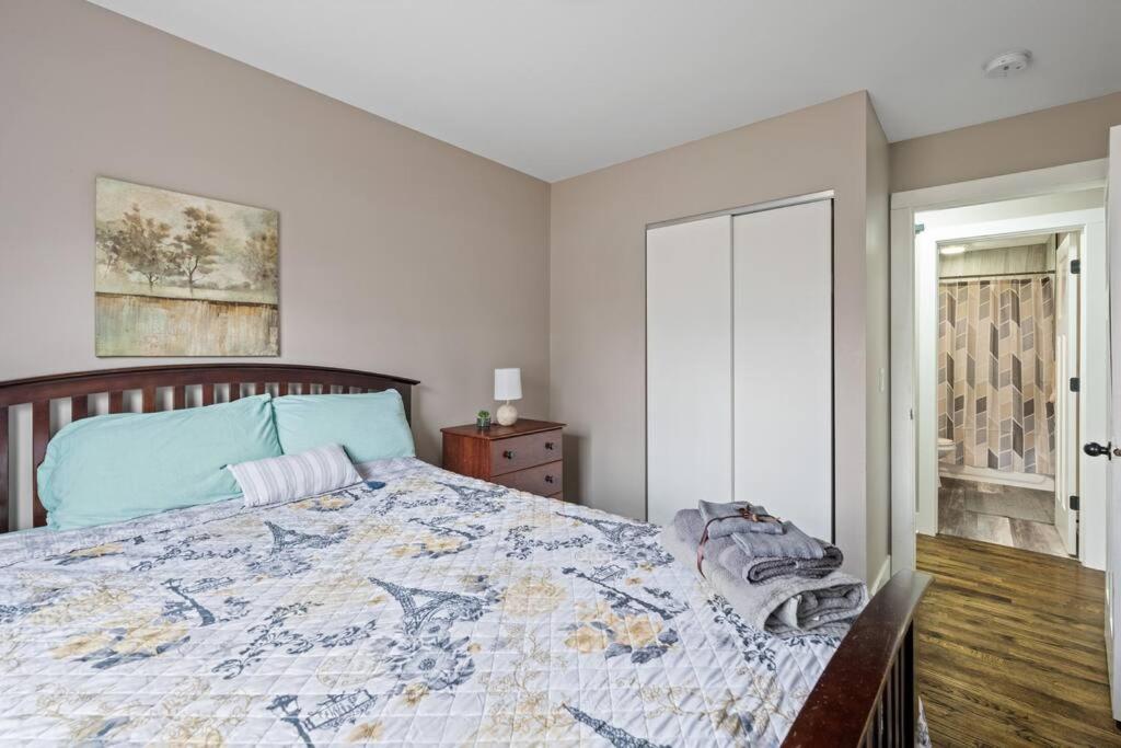 Benson. Cozy Pet Friendly Living. No Pet Fees. * Omaha