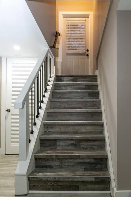 Benson. Cozy Pet Friendly Living. No Pet Fees. Holiday home