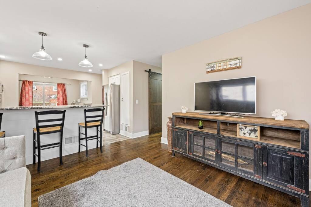 Benson. Cozy Pet Friendly Living. No Pet Fees. Holiday home *
