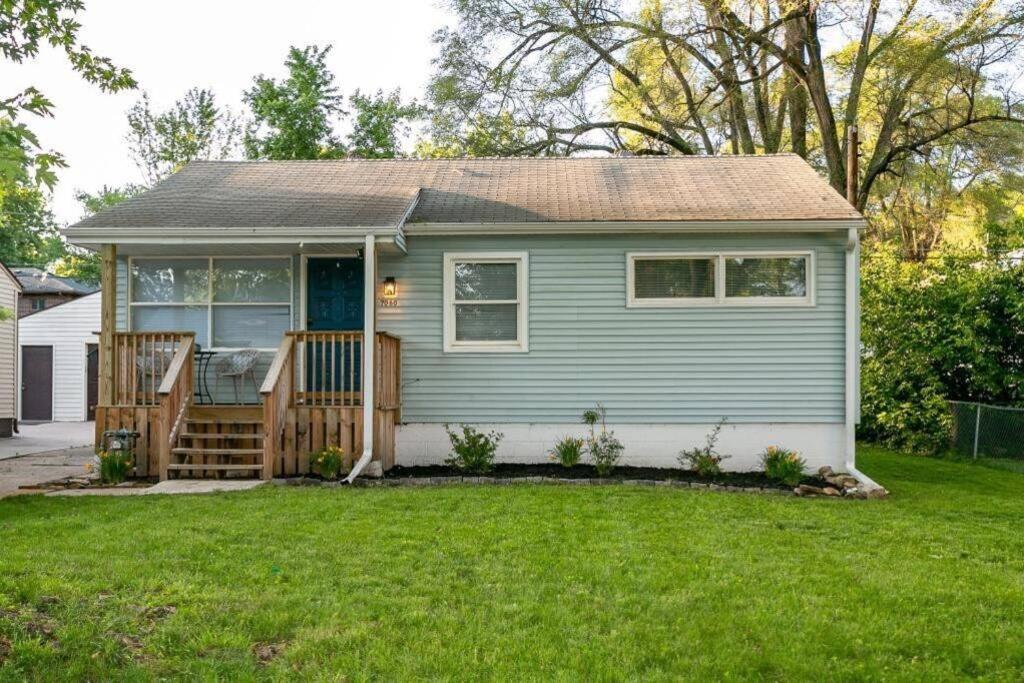 Benson. Cozy Pet Friendly Living. No Pet Fees.