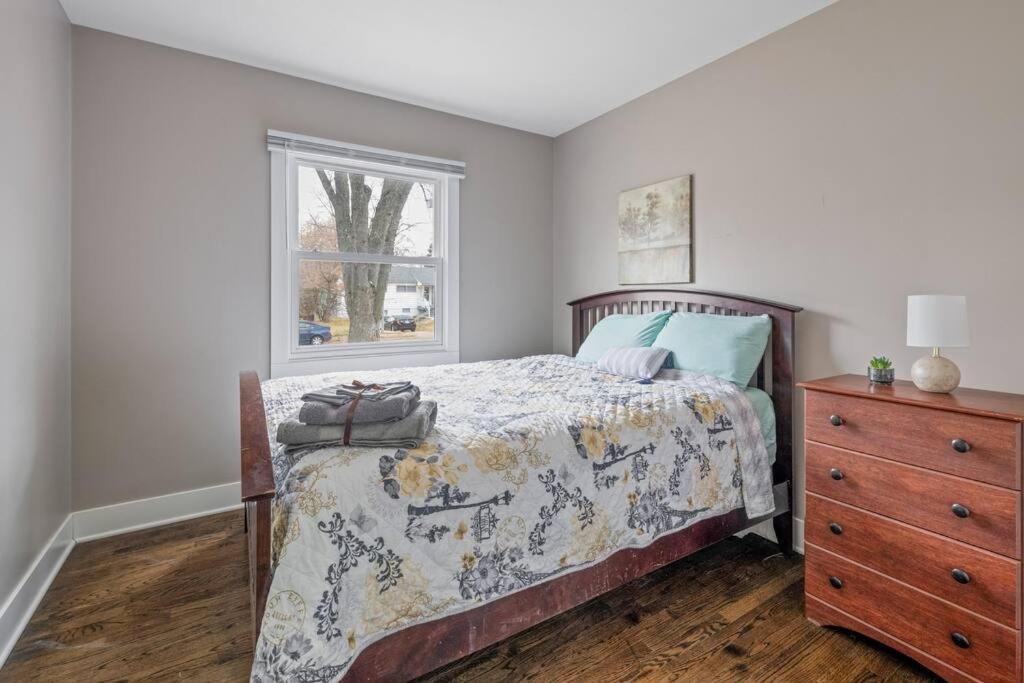 Holiday home Benson. Cozy Pet Friendly Living. No Pet Fees. *