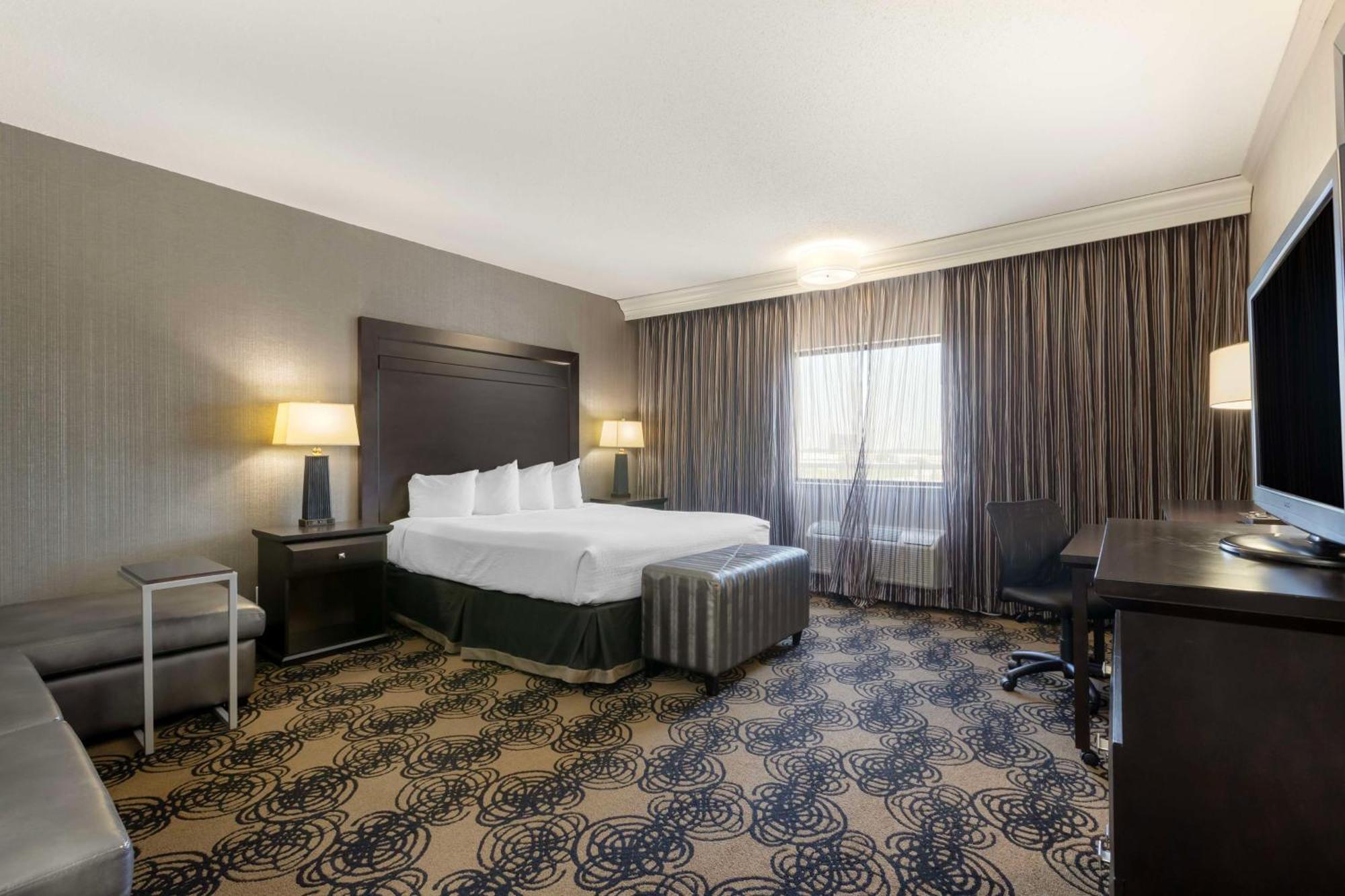 Western Midwest Hotel 3*