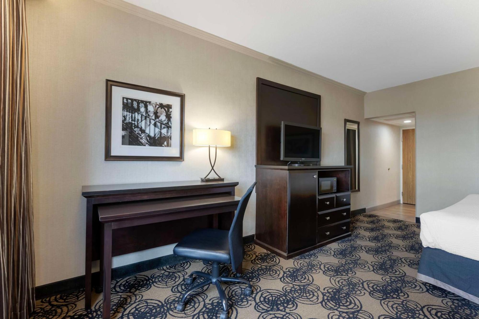 Western Midwest Hotel 3*