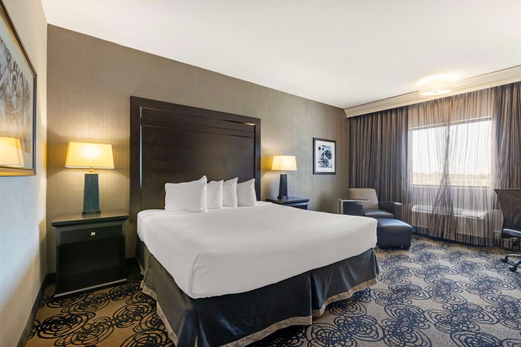 Western Midwest Hotel