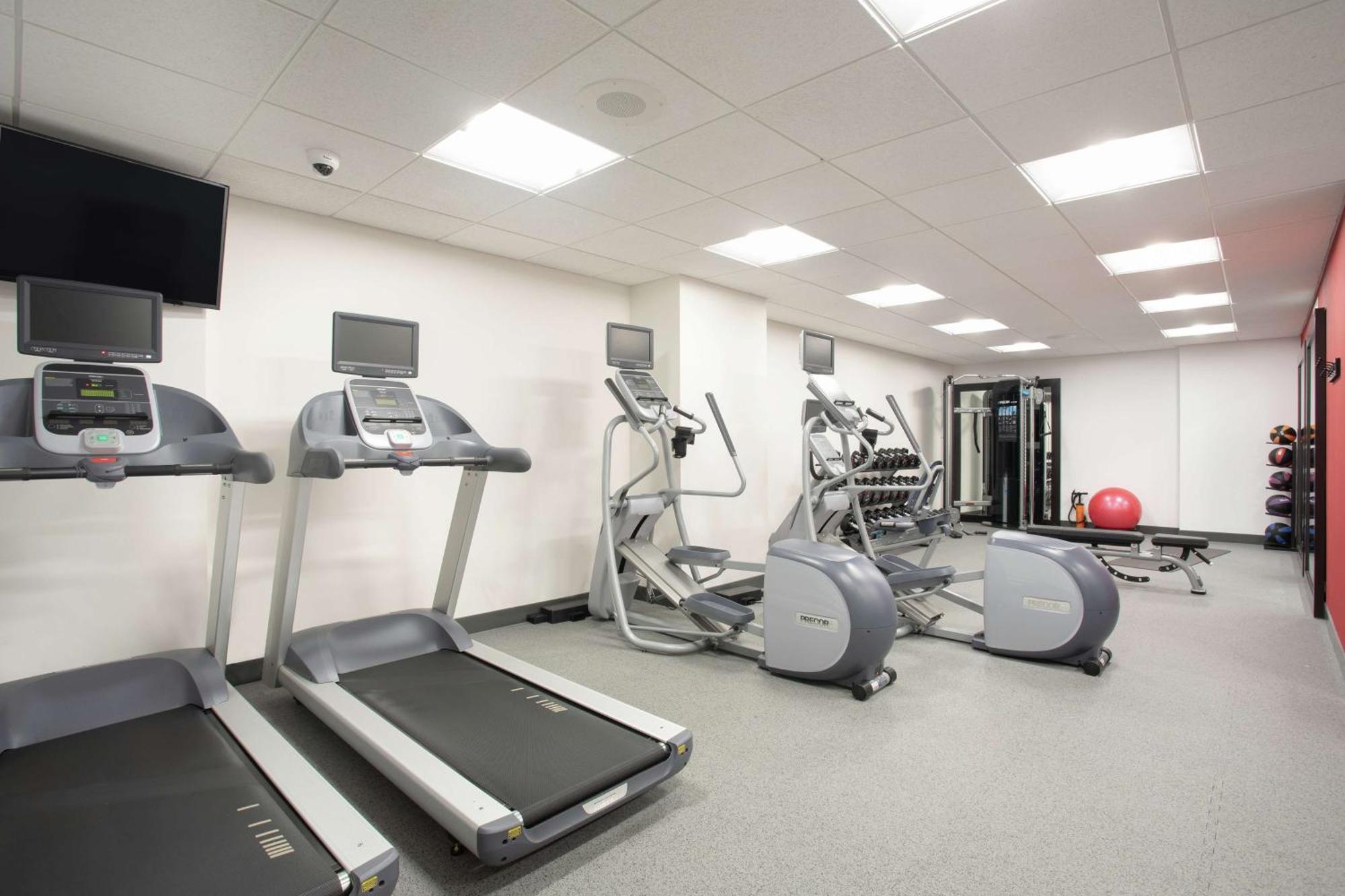 Hotel Hilton Garden Aksarben Village 3*