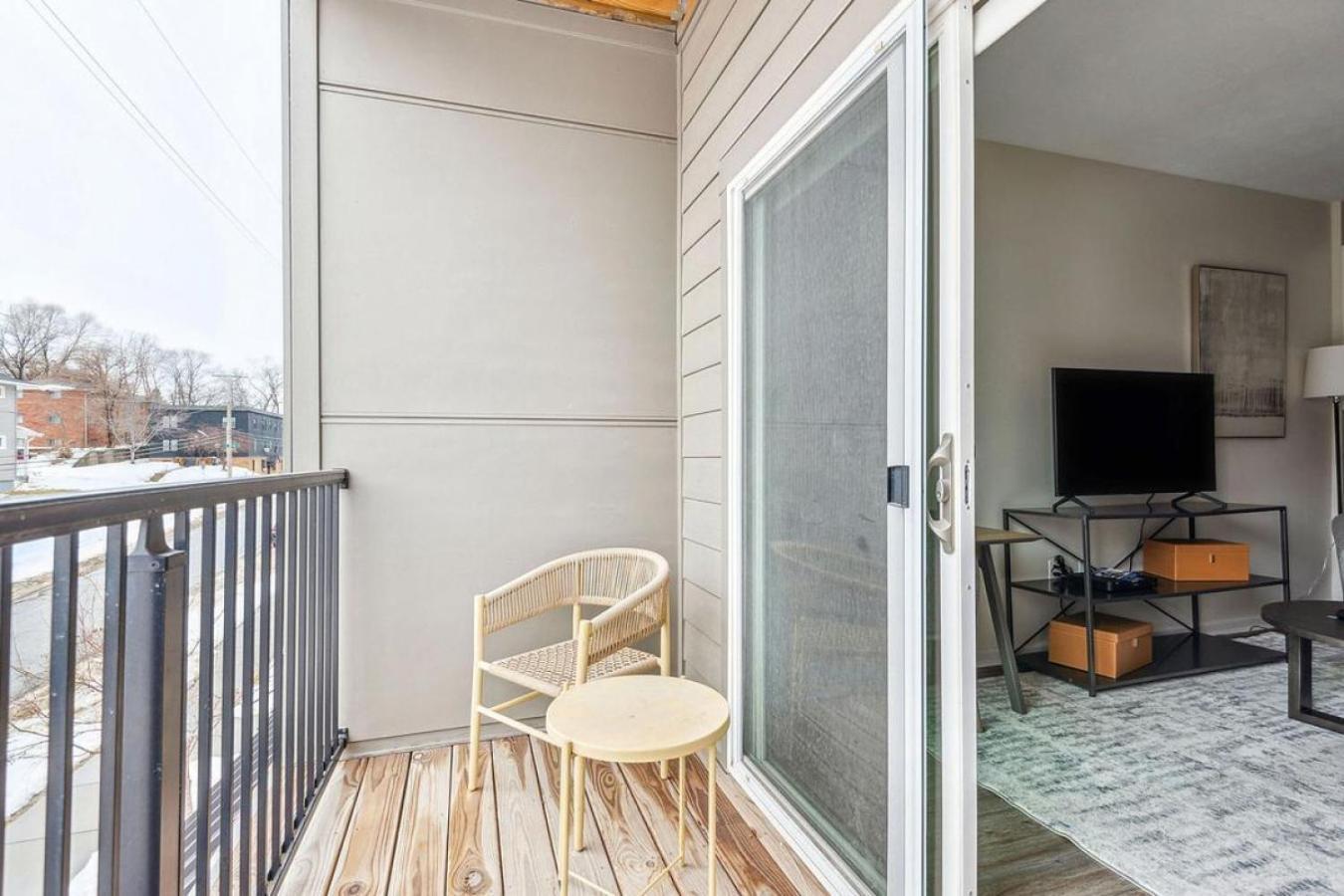 Landing Modern With Amazing Amenities