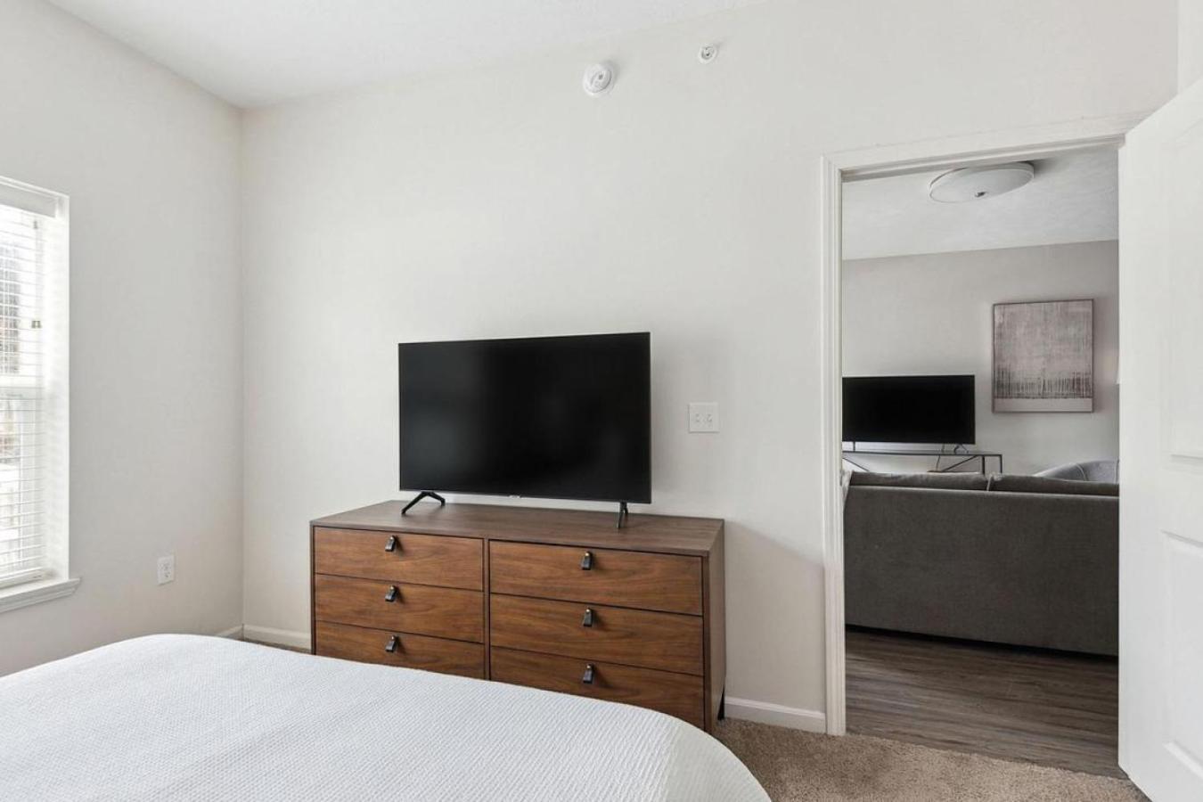 Landing Modern With Amazing Amenities