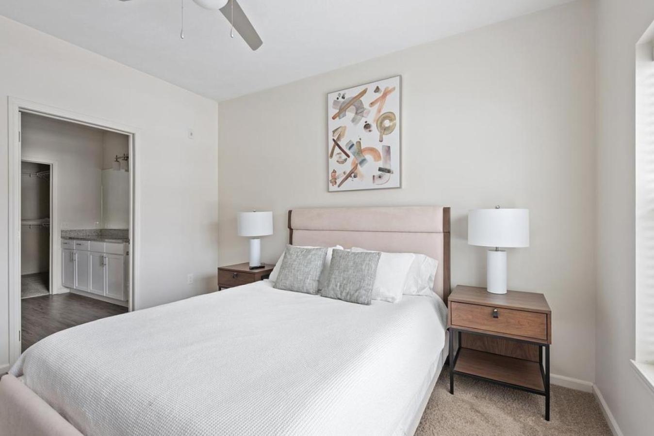Landing Modern With Amazing Amenities Apartment Omaha