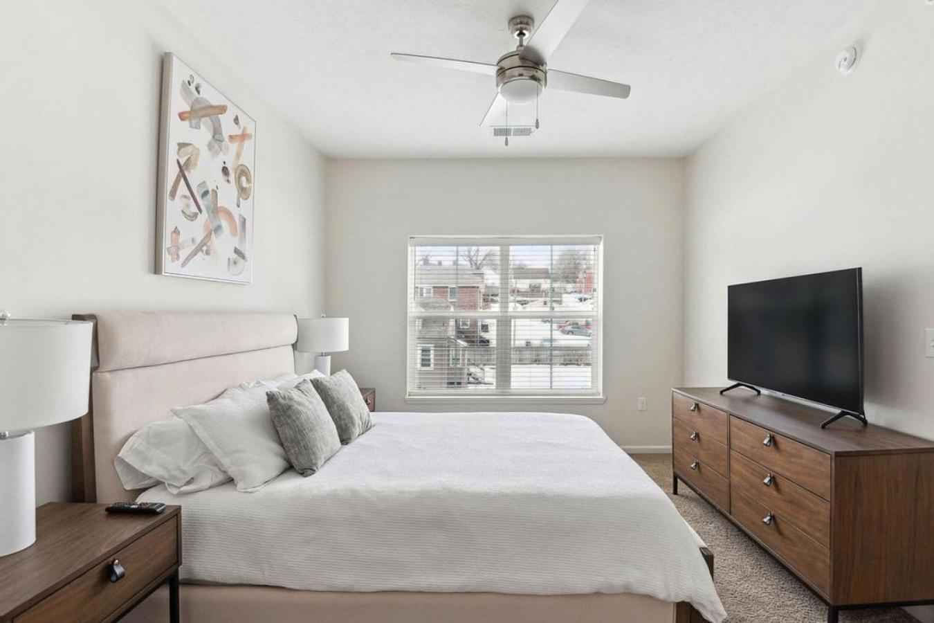 Landing Modern With Amazing Amenities Apartment