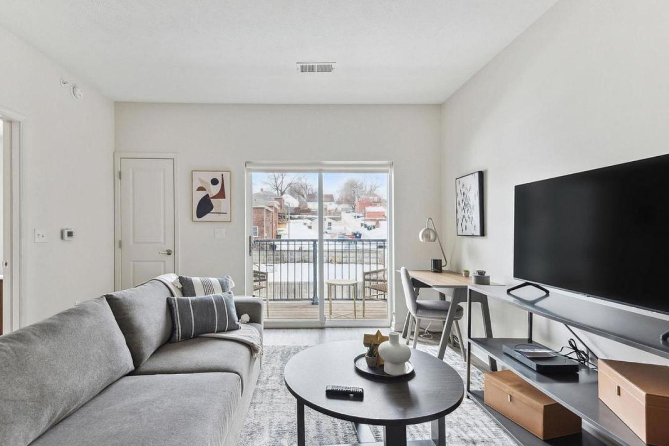 Landing Modern With Amazing Amenities Apartment *
