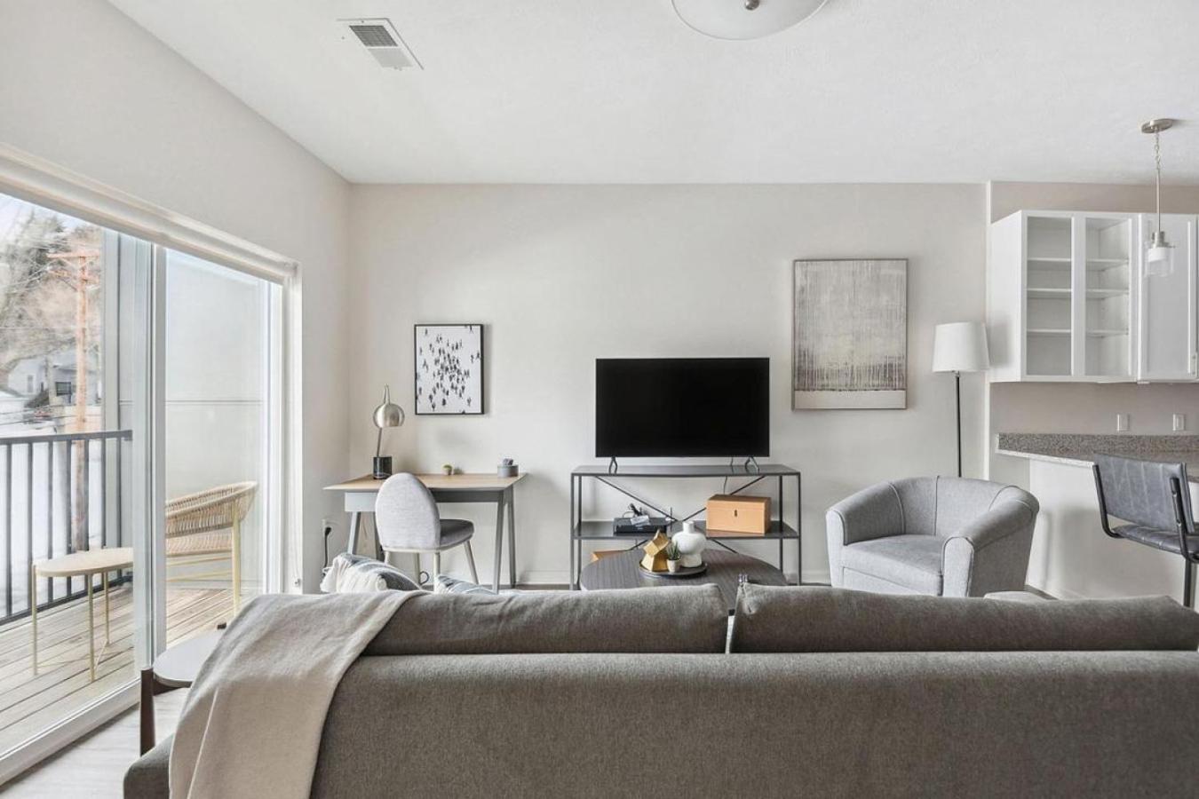 Landing Modern With Amazing Amenities * Omaha