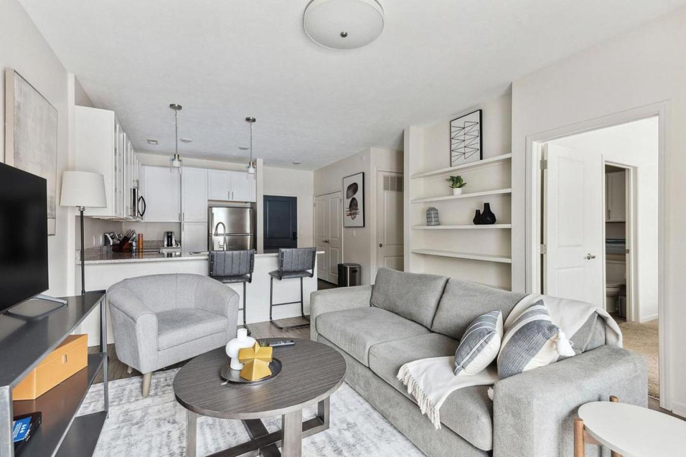 Landing Modern With Amazing Amenities *