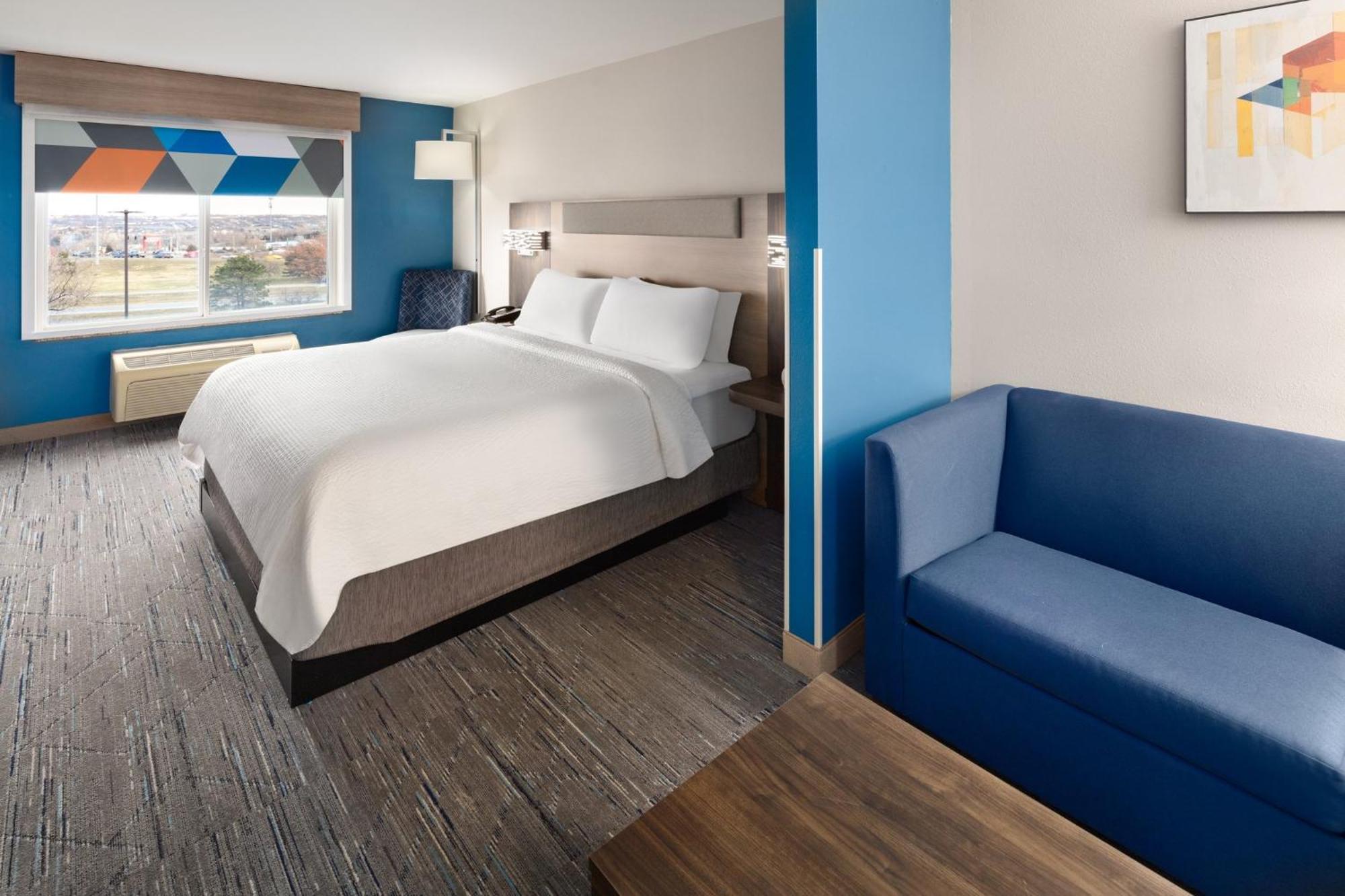 Express & Cherry Hills By Ihg 2* Omaha