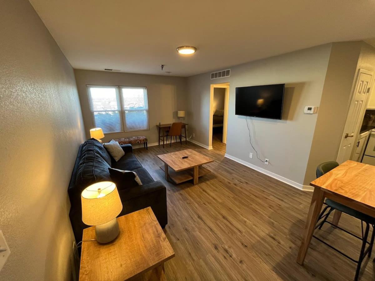 Apartment Aksarben 1 Bedroom-close To I-80 Omaha
