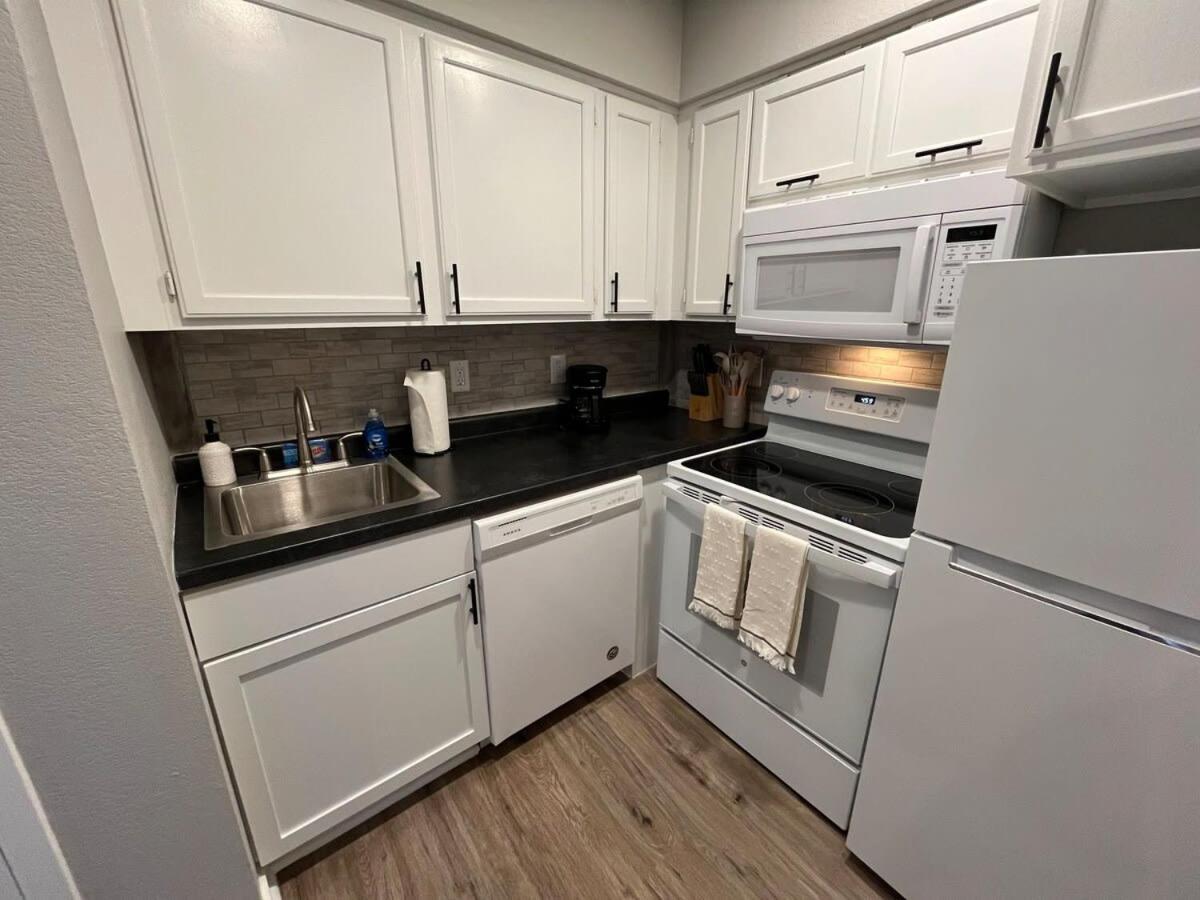 Apartment Aksarben 1 Bedroom-close To I-80 *