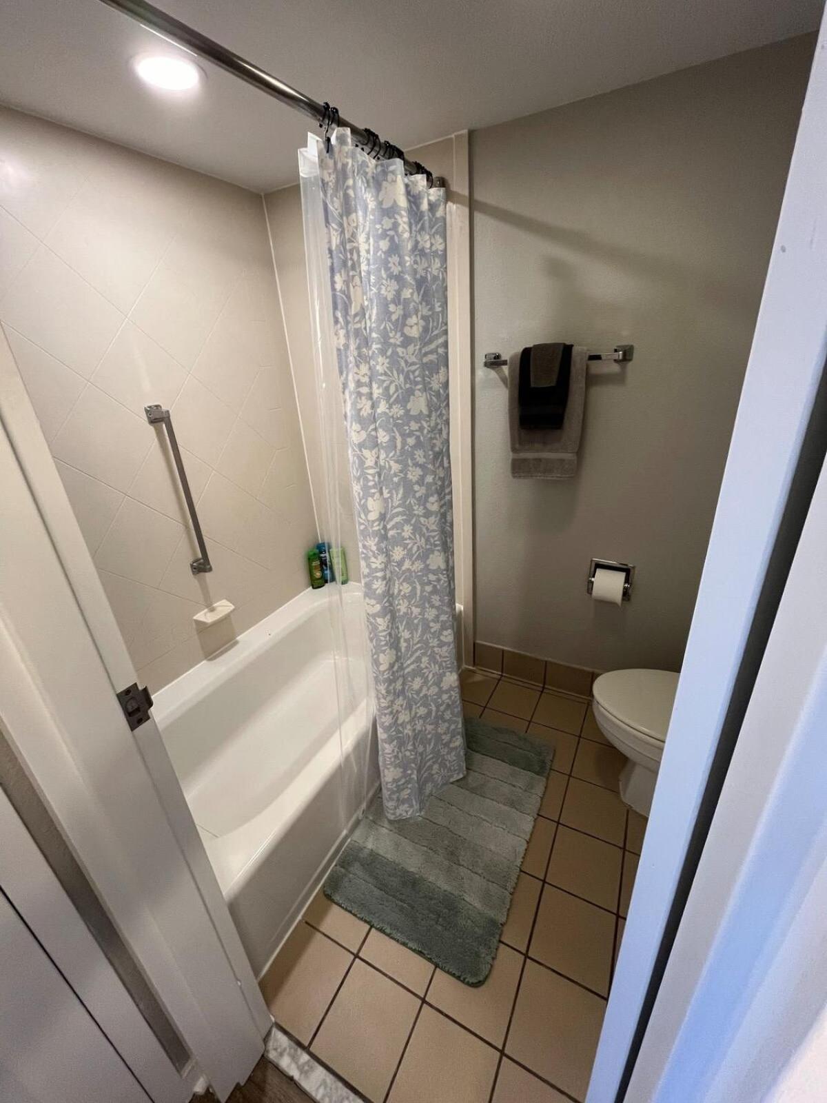 Apartment Aksarben 1 Bedroom-close To I-80 Omaha