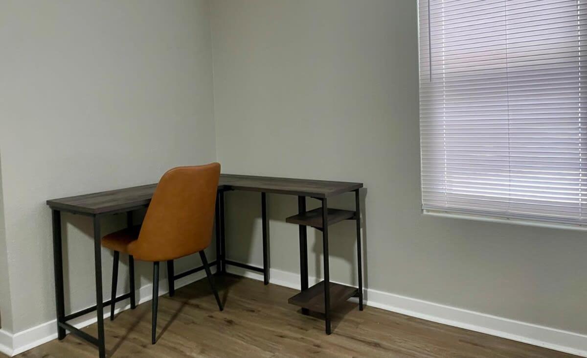 Cozy Aksarben Living-close To I-80 & Wfh Desk