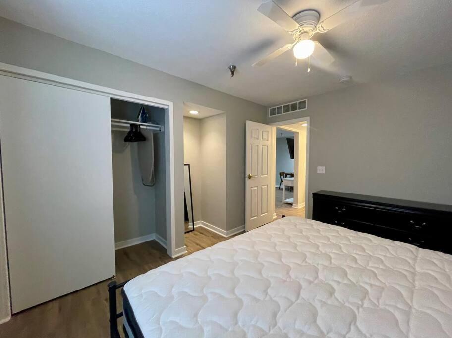 Apartment Aksarben Gem- Wfh Corner Desk & Minutes From I-80 *
