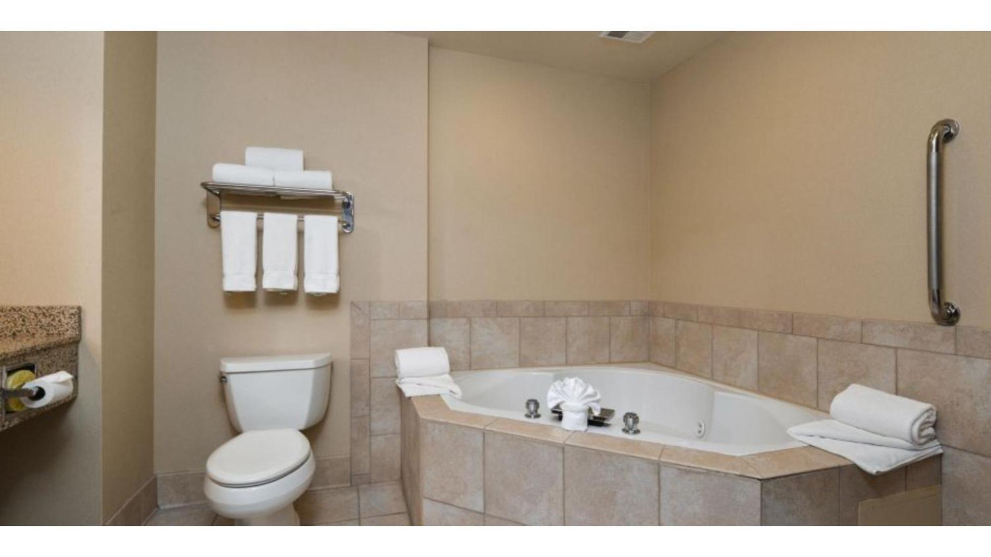 Hotel Express & Cherry Hills By Ihg 2*