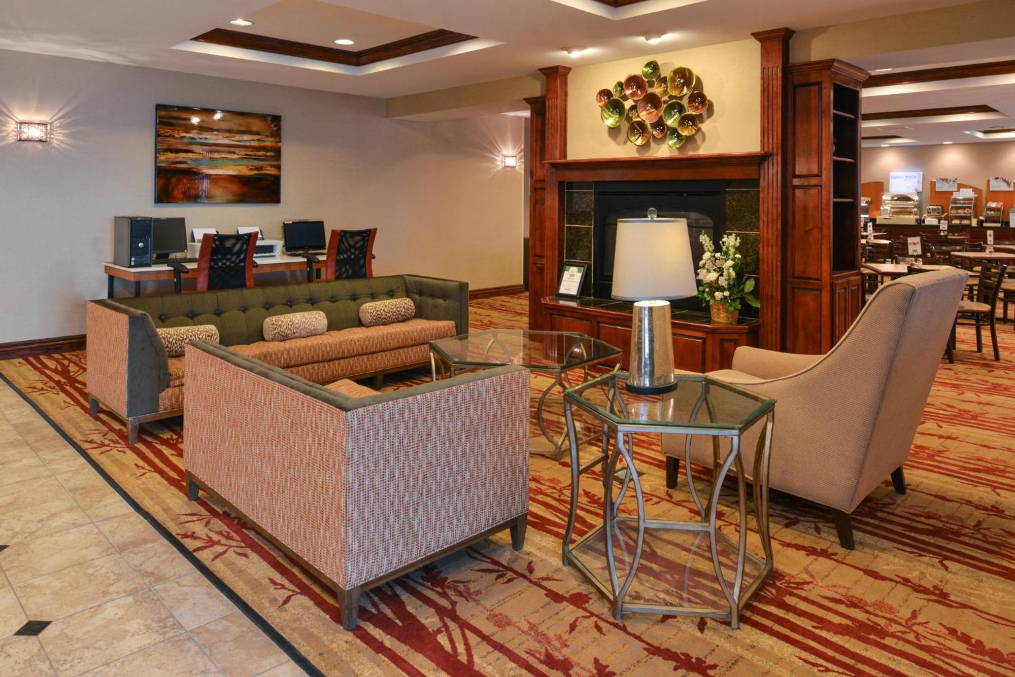 Express & Cherry Hills By Ihg Hotel