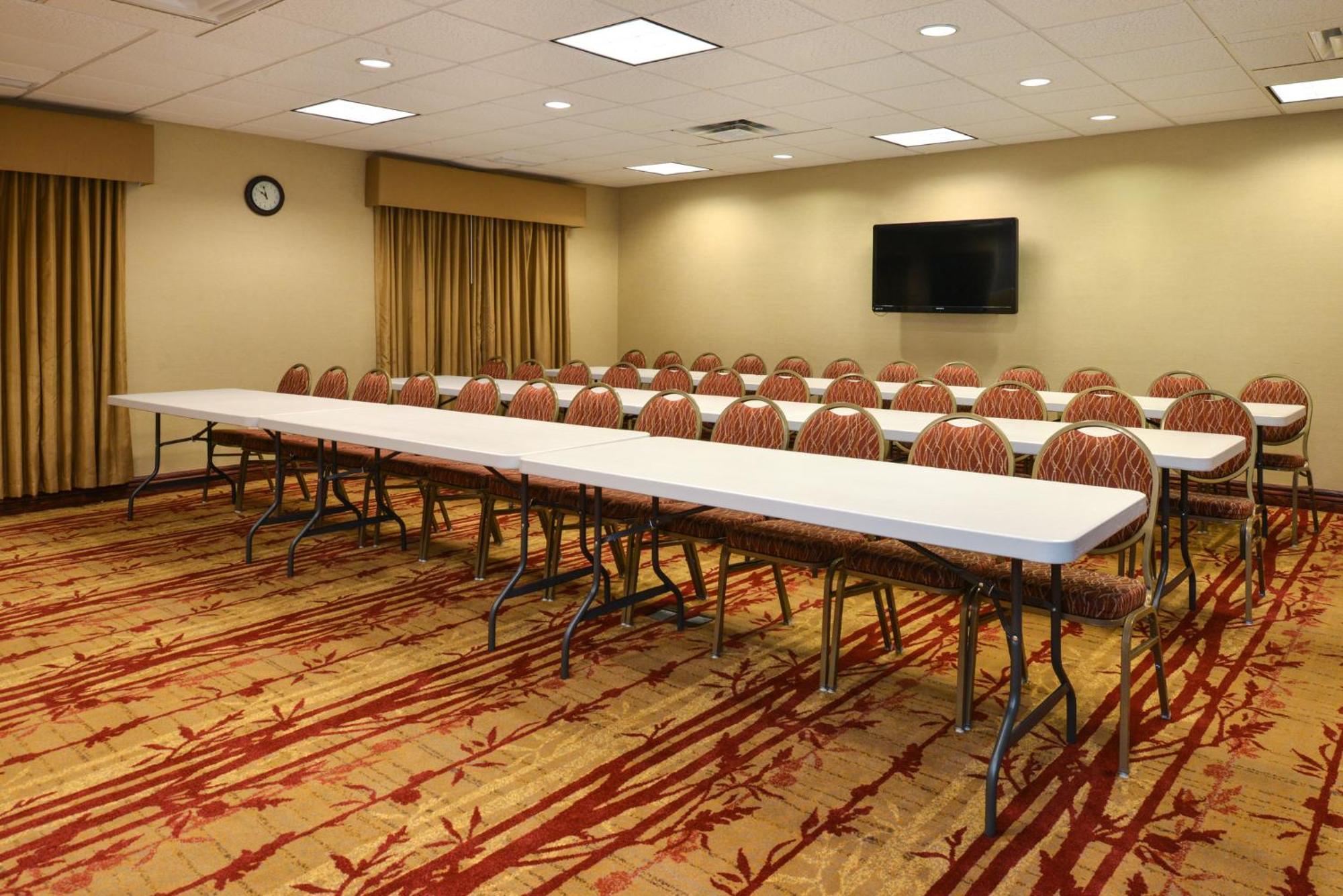 Express & Cherry Hills By Ihg 2*