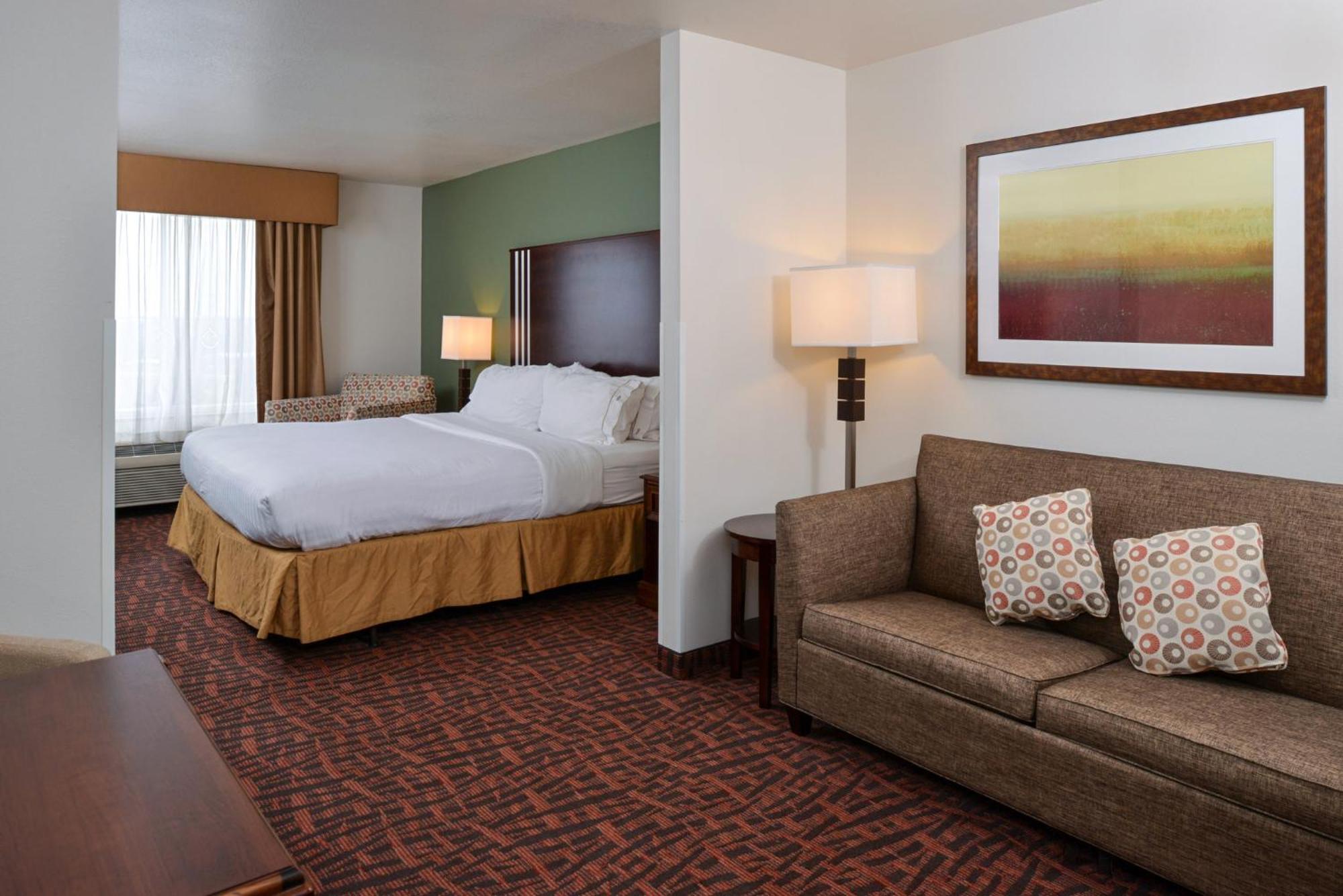 Express & Cherry Hills By Ihg Omaha