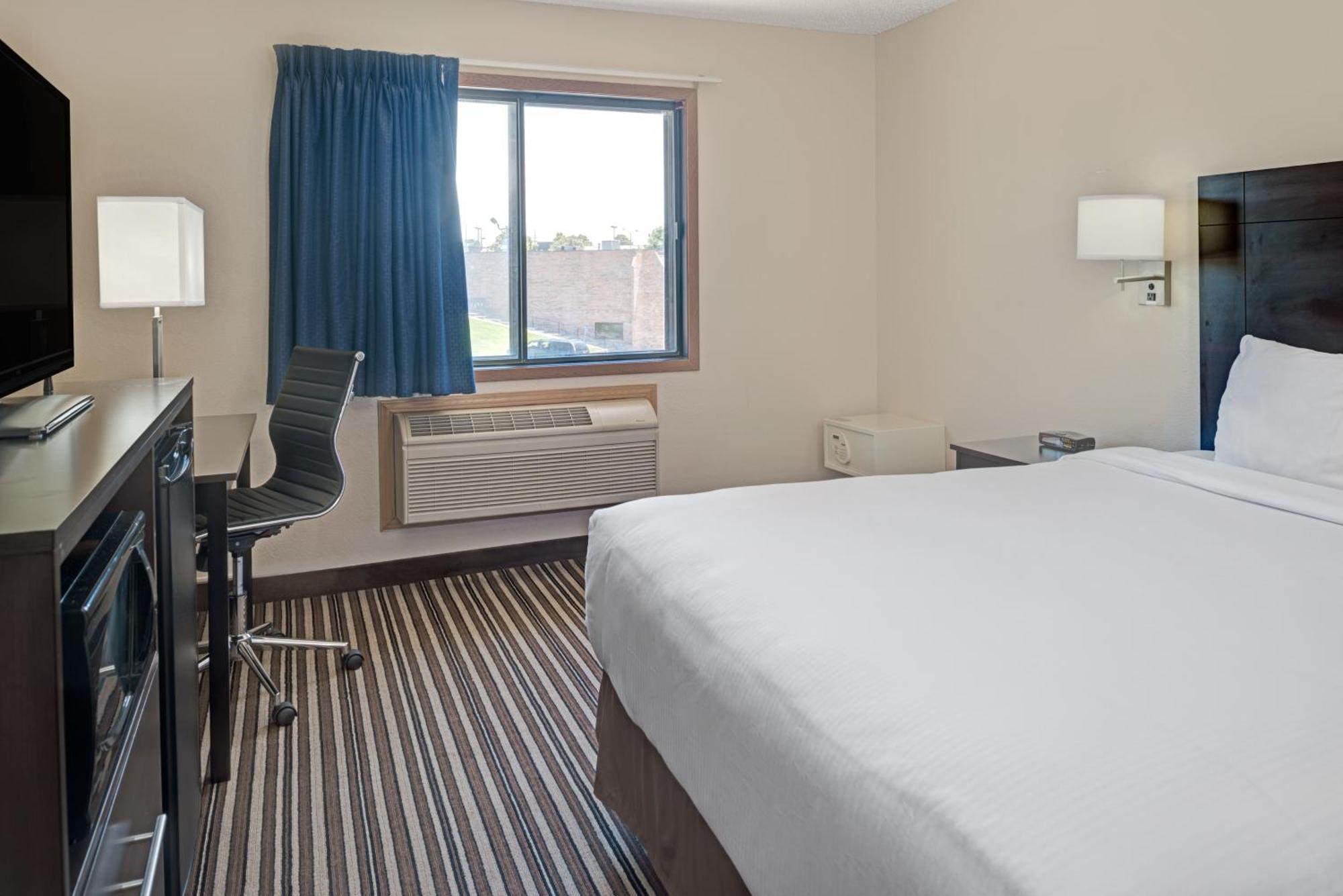 Super 8 By Wyndham I-80 West Hotel 2*