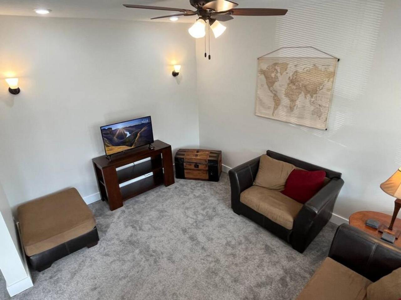 Villa New 1890 Craftsman 5br 4ba *