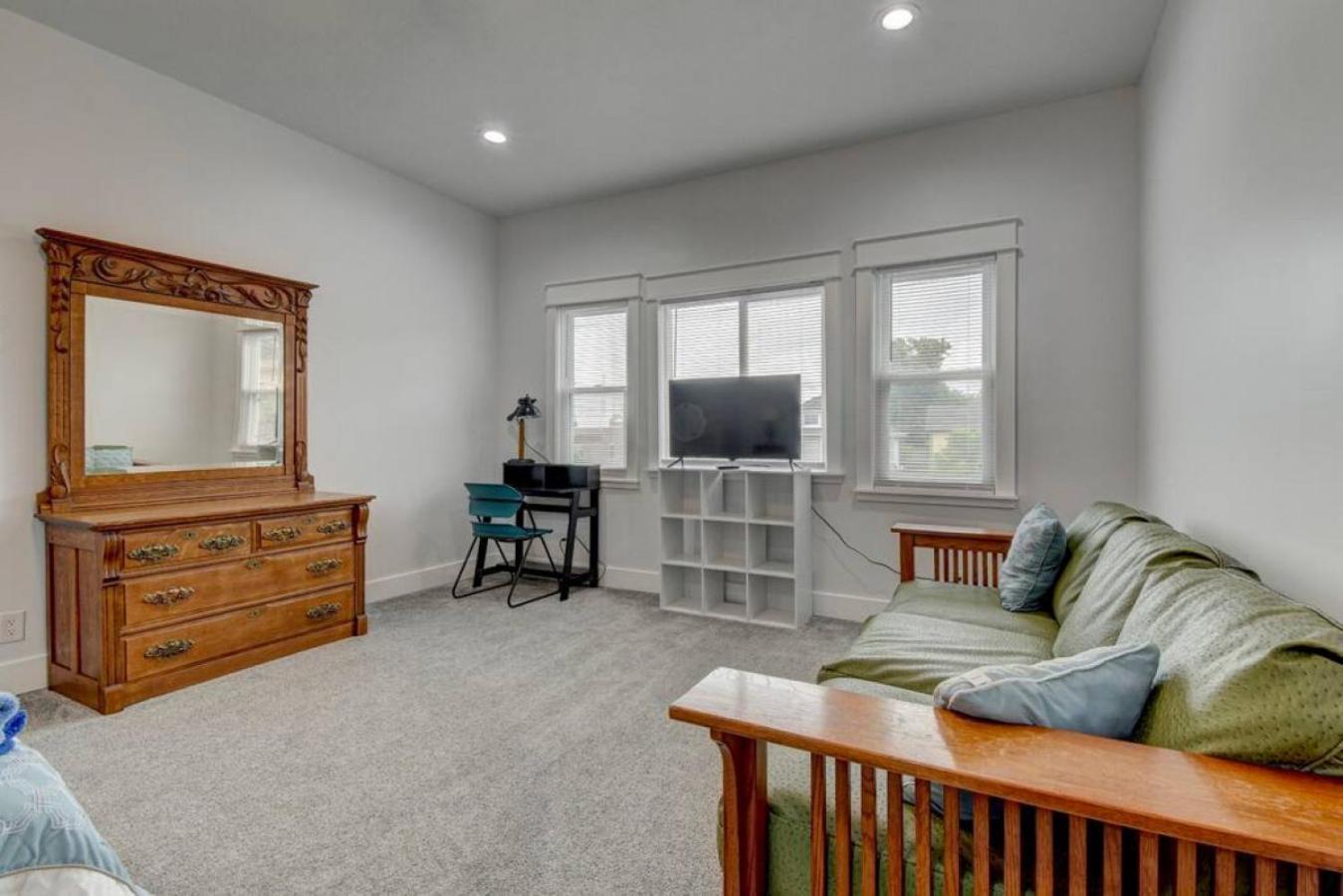 New 1890 Craftsman 5br 4ba Omaha