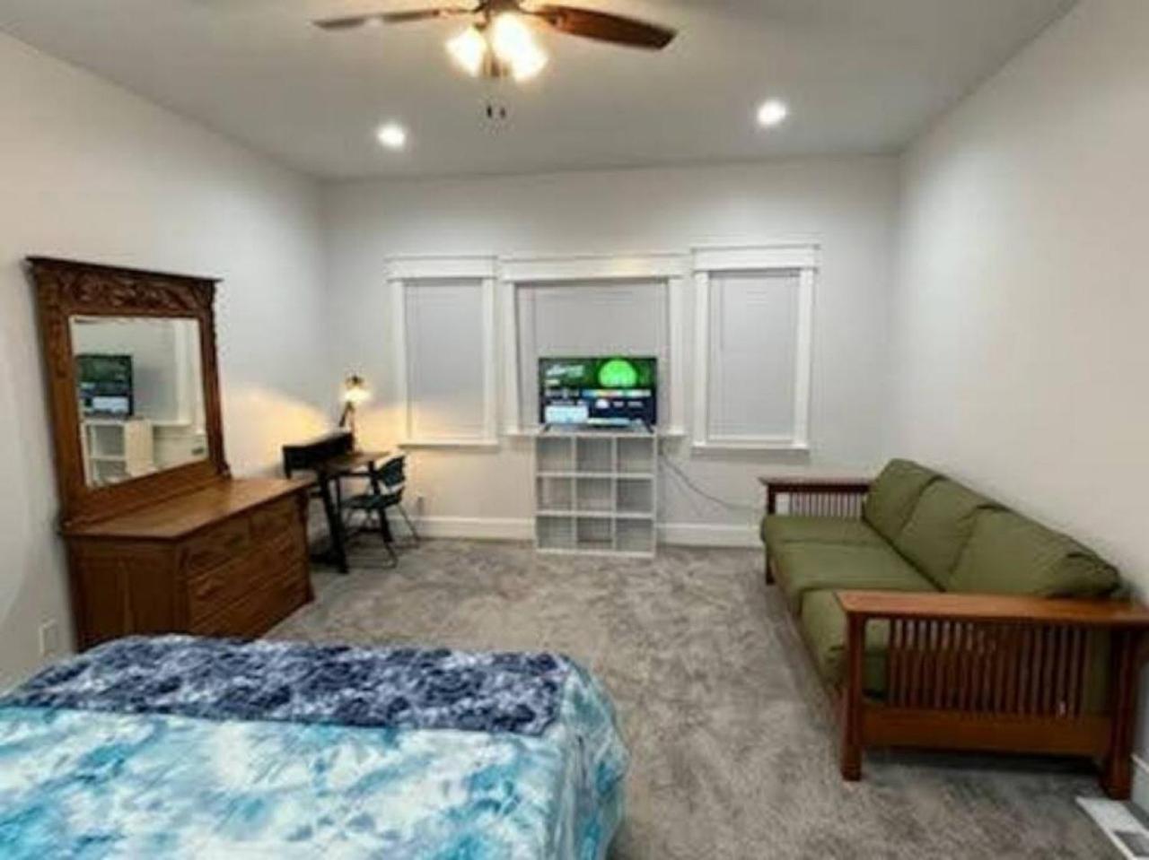 Villa New 1890 Craftsman 5br 4ba