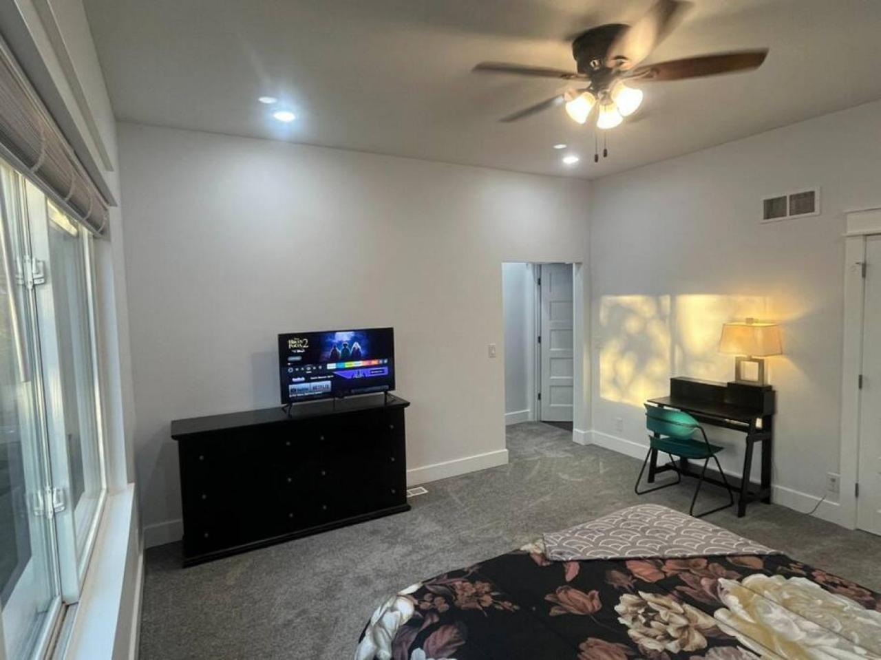 Villa New 1890 Craftsman 5br 4ba *