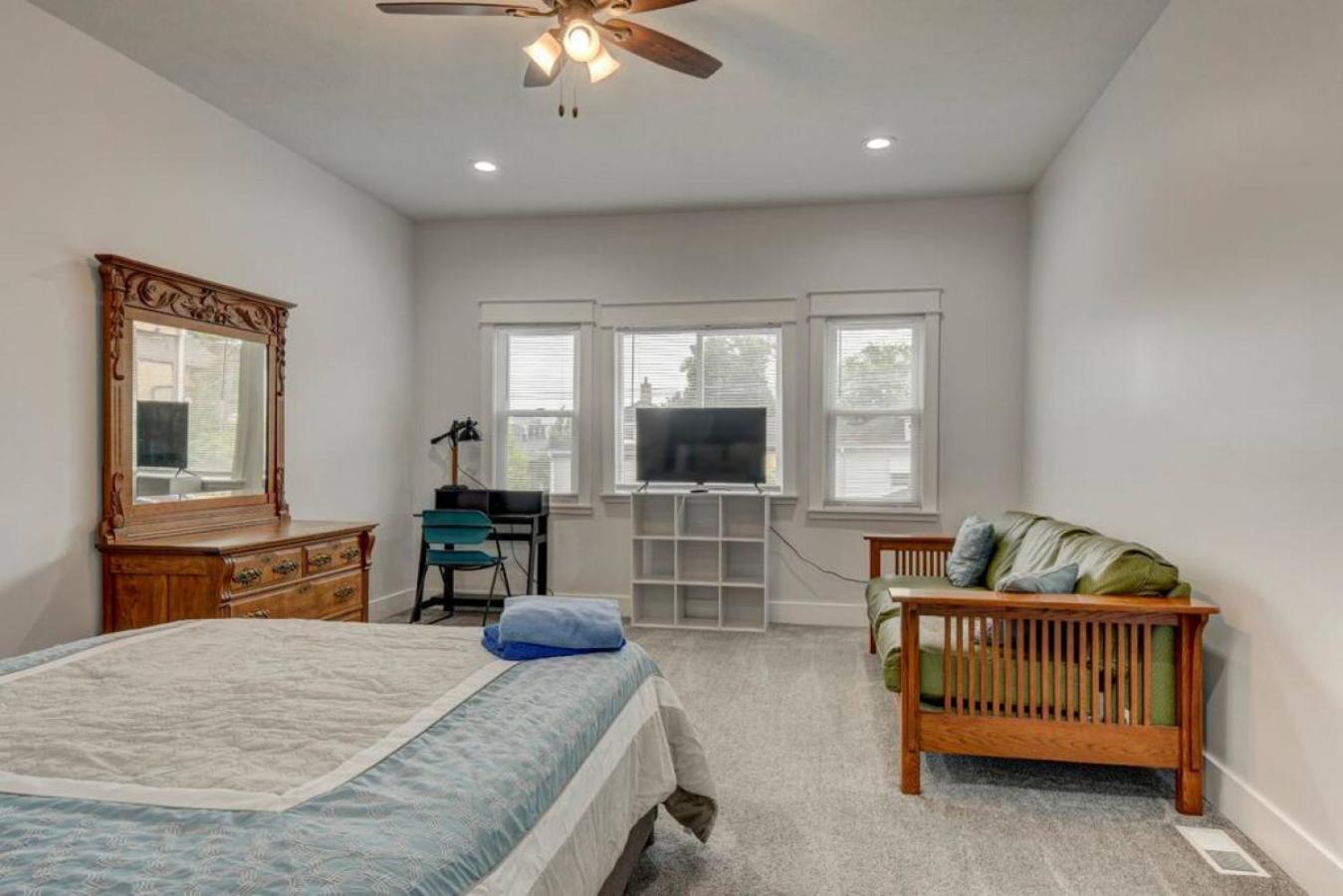 New 1890 Craftsman 5br 4ba Villa Omaha