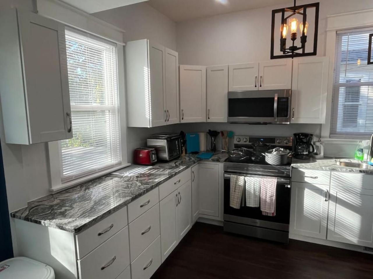 New 1890 Craftsman 5br 4ba Villa *