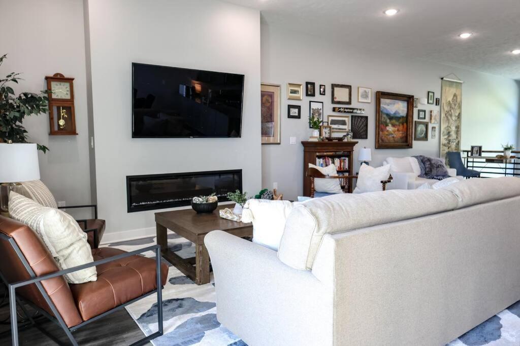 Luxurious Midtown Retreat With Elevator Access Omaha