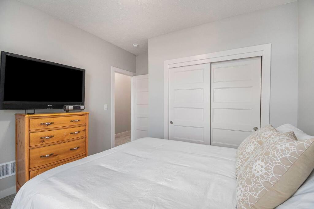 Luxurious Midtown Retreat With Elevator Access * Omaha