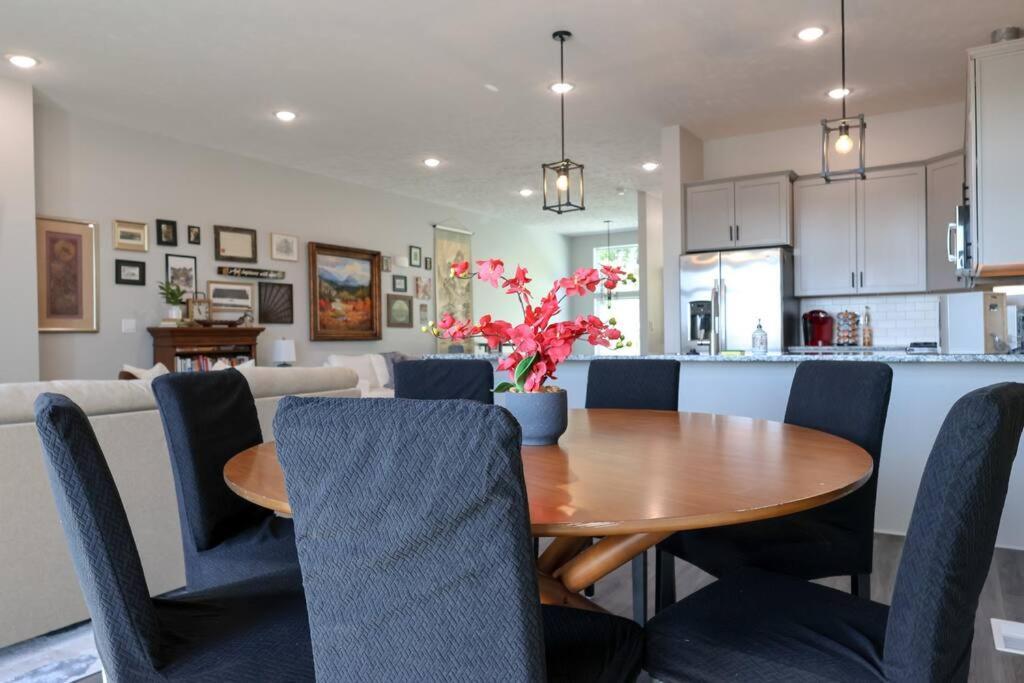 Apartment Luxurious Midtown Retreat With Elevator Access *