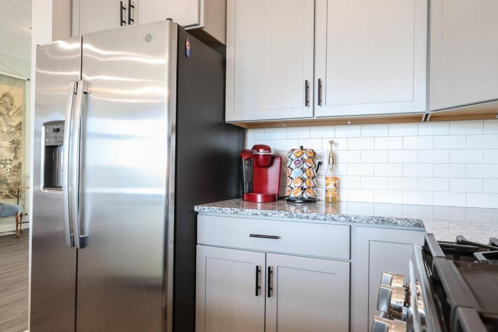 Apartment Luxurious Midtown Retreat With Elevator Access *